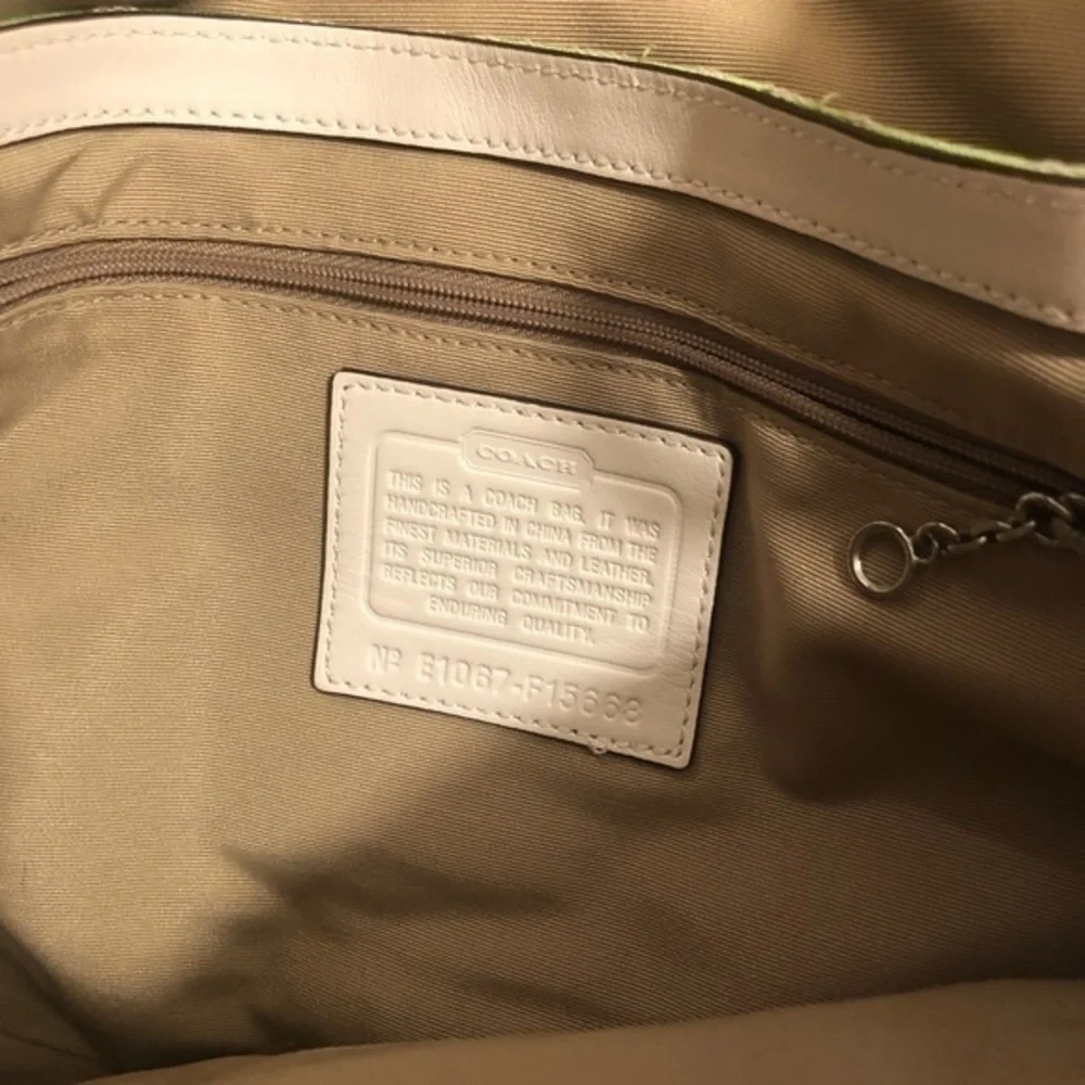 Coach RARE signature y2k green white leather soho bag f15668